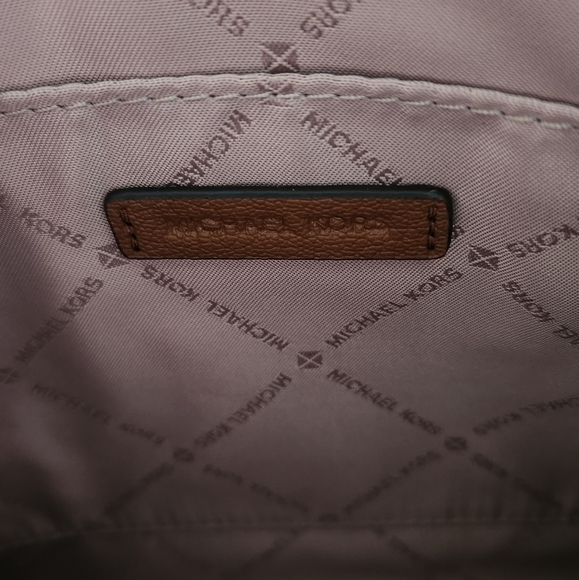 EUC Michael Kors Jet Set Travel Leather Clutch Wristlet - Picture 6 of 9